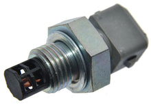 Cargar imagen en el visor de la galería, Sensor Temperatura Carga Aire Walker Products 210-1039