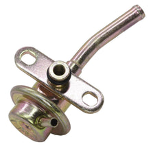 Cargar imagen en el visor de la galería, Regulador Presión Gasolina Walker Products 255-1031