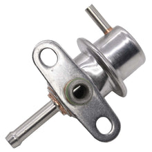 Cargar imagen en el visor de la galería, Regulador Presión Gasolina Walker Products 255-1032