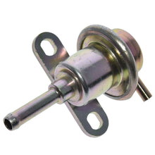 Cargar imagen en el visor de la galería, Regulador Presión Gasolina Walker Products 255-1040 - Mi Refacción