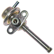 Cargar imagen en el visor de la galería, Regulador Presión Gasolina Walker Products 255-1057