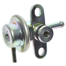 Cargar imagen en el visor de la galería, Regulador Presión Gasolina Walker Products 255-1082