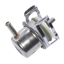 Cargar imagen en el visor de la galería, Regulador Presión Gasolina Walker Products 255-1097 - Mi Refacción