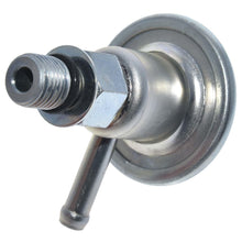 Cargar imagen en el visor de la galería, Regulador Presión Gasolina Walker Products 255-1102