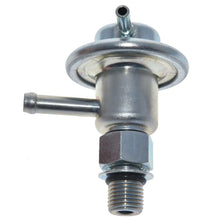 Cargar imagen en el visor de la galería, Regulador Presión Gasolina Walker Products 255-1102