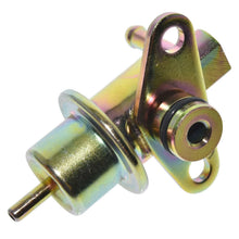 Cargar imagen en el visor de la galería, Regulador Presión Gasolina Walker Products 255-1106