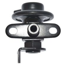 Cargar imagen en el visor de la galería, Regulador Presión Gasolina Walker Products 255-1127 - Mi Refacción