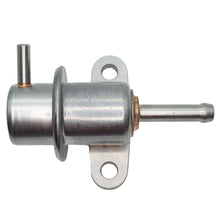 Cargar imagen en el visor de la galería, Regulador Presión Gasolina Walker Products 255-1140