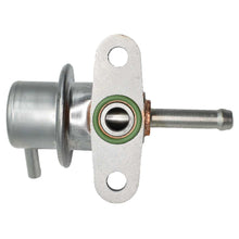 Cargar imagen en el visor de la galería, Regulador Presión Gasolina Walker Products 255-1140