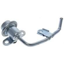 Cargar imagen en el visor de la galería, Regulador Presión Gasolina Walker Products 255-1143