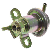 Cargar imagen en el visor de la galería, Regulador Presión Gasolina Walker Products 255-1147