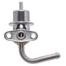 Cargar imagen en el visor de la galería, Regulador Presión Gasolina Walker Products 255-1163