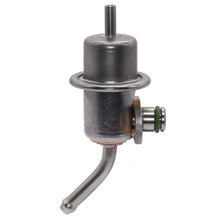 Cargar imagen en el visor de la galería, Regulador Presión Gasolina Walker Products 255-1169
