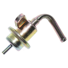 Cargar imagen en el visor de la galería, Regulador Presión Gasolina Walker Products 255-1174
