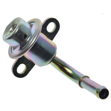 Cargar imagen en el visor de la galería, Regulador Presión Gasolina Walker Products 255-1187