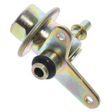 Cargar imagen en el visor de la galería, Regulador Presión Gasolina Walker Products 255-1188