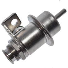 Cargar imagen en el visor de la galería, Regulador Presión Gasolina Walker Products 255-1190