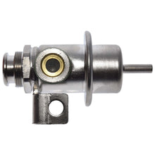 Cargar imagen en el visor de la galería, Regulador Presión Gasolina Walker Products 255-1190