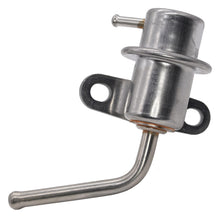 Cargar imagen en el visor de la galería, Regulador Presión Gasolina Walker Products 255-1204