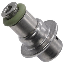 Cargar imagen en el visor de la galería, Regulador Presión Gasolina Walker Products 255-1218 - Mi Refacción