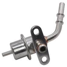 Cargar imagen en el visor de la galería, Regulador Presión Gasolina Walker Products 255-1220