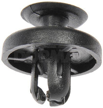 Cargar imagen en el visor de la galería, Clip Protector Contra Salpicaduras Dorman 66004 - Mi Refacción