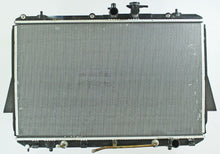 Cargar imagen en el visor de la galería, Radiador Premier Cooling Pr13024 - Mi Refacción