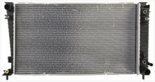 Cargar imagen en el visor de la galería, Radiador Premier Cooling Pr2258 - Mi Refacción