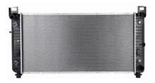 Cargar imagen en el visor de la galería, Radiador Premier Cooling Pr2370 - Mi Refacción