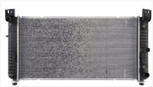 Cargar imagen en el visor de la galería, Radiador Premier Cooling Pr2423 - Mi Refacción