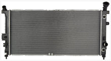 Cargar imagen en el visor de la galería, Radiador Premier Cooling Pr2562 - Mi Refacción