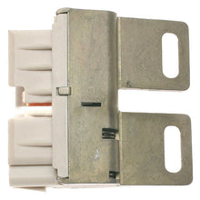 Cargar imagen en el visor de la galería, Switch Encendido Standard Us-130 - Mi Refacción