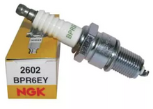 Cargar imagen en el visor de la galería, Bujía Ngk Cobre Bpr6Ey - Mi Refacción